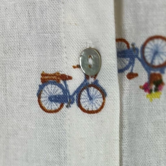 RAE DUNN Bicycle Flowers in Basket Linen Button Up Shirt Medium Novelty Print - Picture 7 of 16